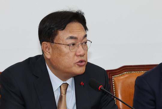 정진석 국민의힘 비상대책위원장이 19일 오전 서울 여의도 국회 본관에서 열린 당 비상대책위원회의에서 발언하고 있다.<연합뉴스>